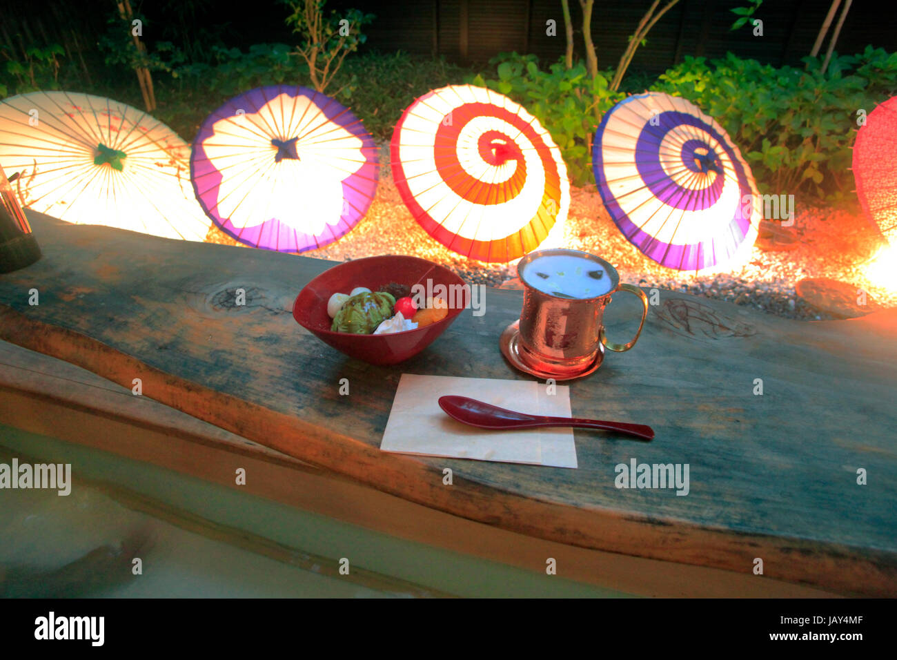 Sonnenschirme Im Garten Stockfotos & Sonnenschirme Im Garten Bilder - Alamy