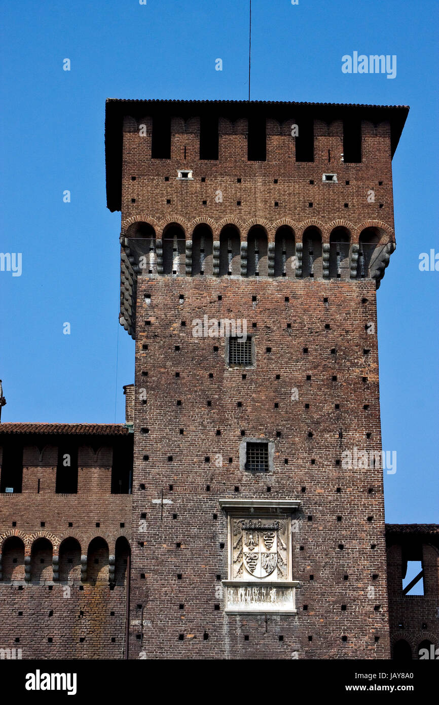 alten Turm Burg Ziegel braun und Fenster in den Rasen des Schloss Sforzesco Mailand Stockfoto