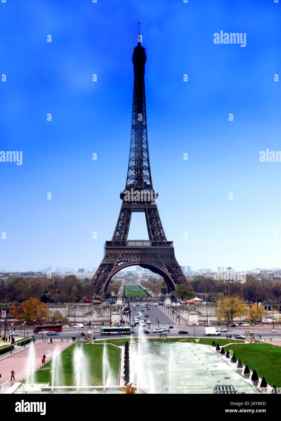 Eisenkonstruktion eines das bedeutenste europäische und französische Wahrzeichen Eiffelturm in Paris Stockfoto