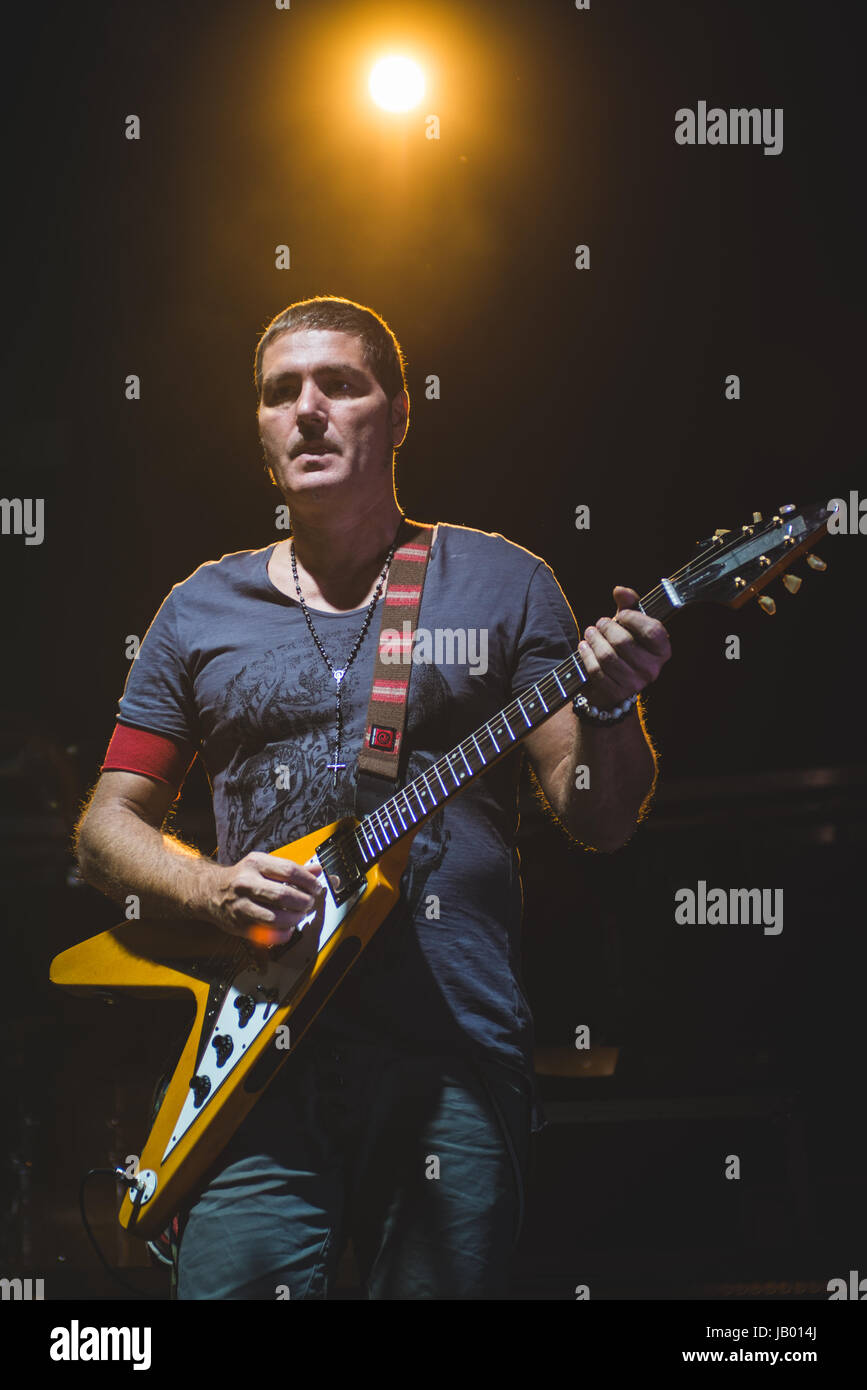 September 9, 2015: Die italienische Rockband negrita live auf der Bühne des ritmika Festival 2015 in moncalieri Foto: Cronos/alessandro Bosio Stockfoto