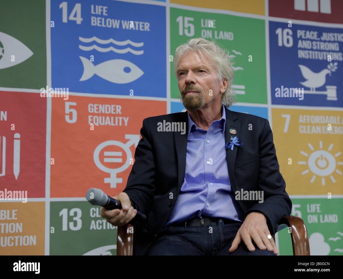 Vereinten Nationen, New York, USA, 8. Juni 2017 - Sir Richard Branson Founder von der Virgin Group spricht während einer Podiumsdiskussion bei der SDG-Medien-Zone für die Ozean-Konferenz heute am Hauptsitz UNO in New York City. Foto: Luiz Rampelotto/EuropaNewswire | weltweite Nutzung Stockfoto