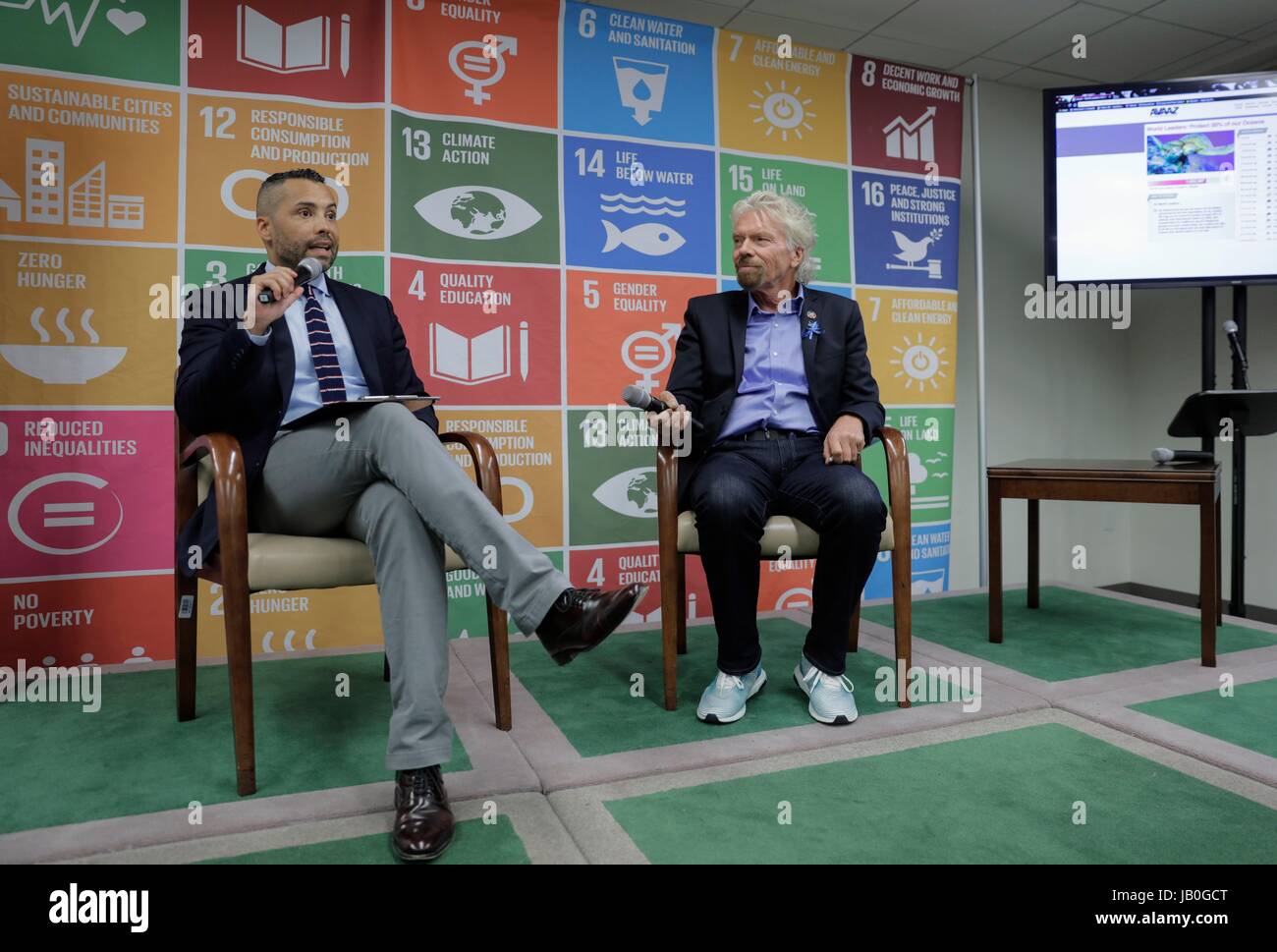 Vereinten Nationen, New York, USA, 8. Juni 2017 - Sir Richard Branson Founder von der Virgin Group spricht während einer Podiumsdiskussion bei der SDG-Medien-Zone für die Ozean-Konferenz heute am Hauptsitz UNO in New York City. Foto: Luiz Rampelotto/EuropaNewswire | weltweite Nutzung Stockfoto