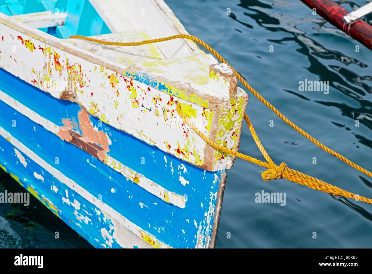 Philippinen alte schmutzige Bug eines Bootes im Hafen wie abstrakt Stockfoto