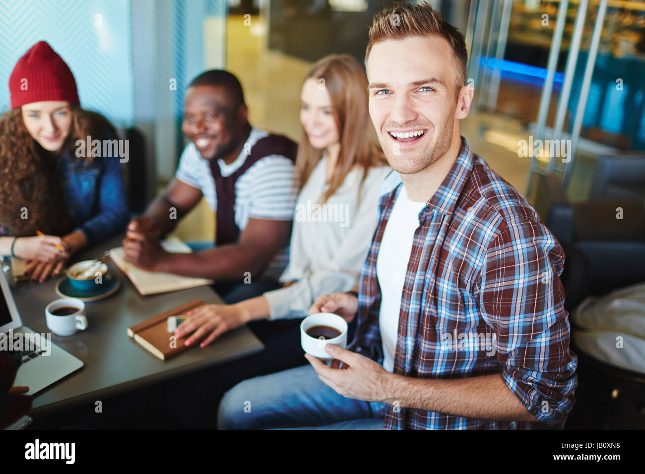 Bärtige Designer Projekt Diskussion Stockfoto