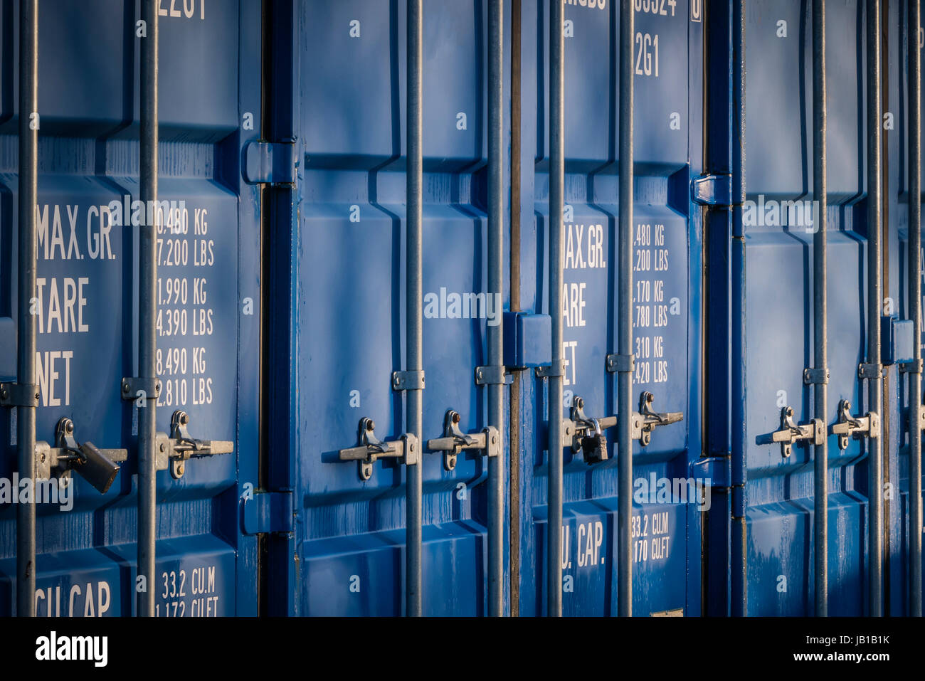 Liefer- Behältern bei einer Self Storage Unit Stockfoto