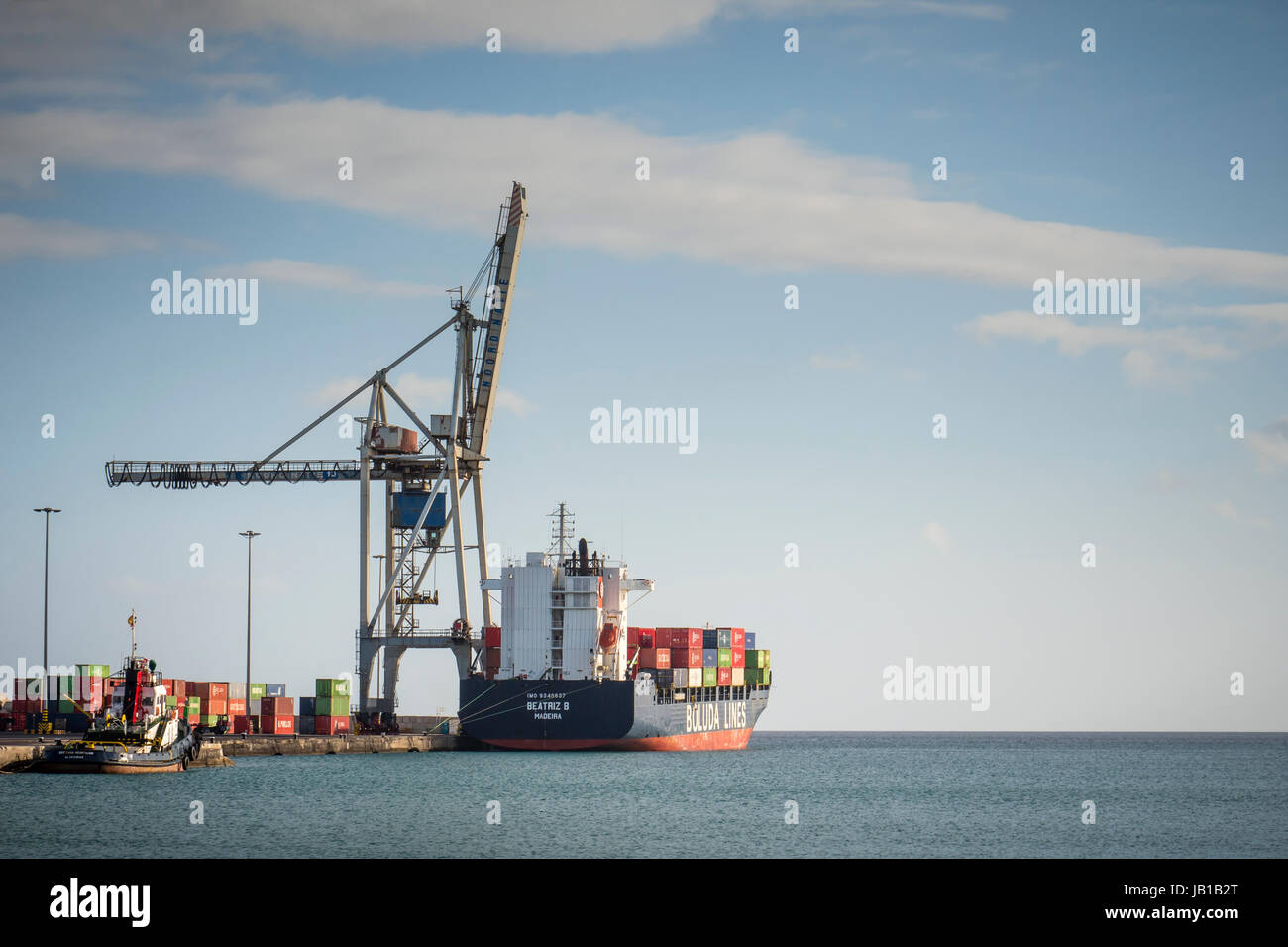 Frachter im Hafen Ruerto del Rosario-Fuerteventura-Kanarische Inseln-Spanien Stockfoto