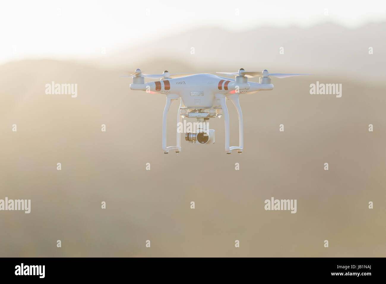 Stock Foto - Phantom-Drohne mit Kamera angeschlossen Stockfoto