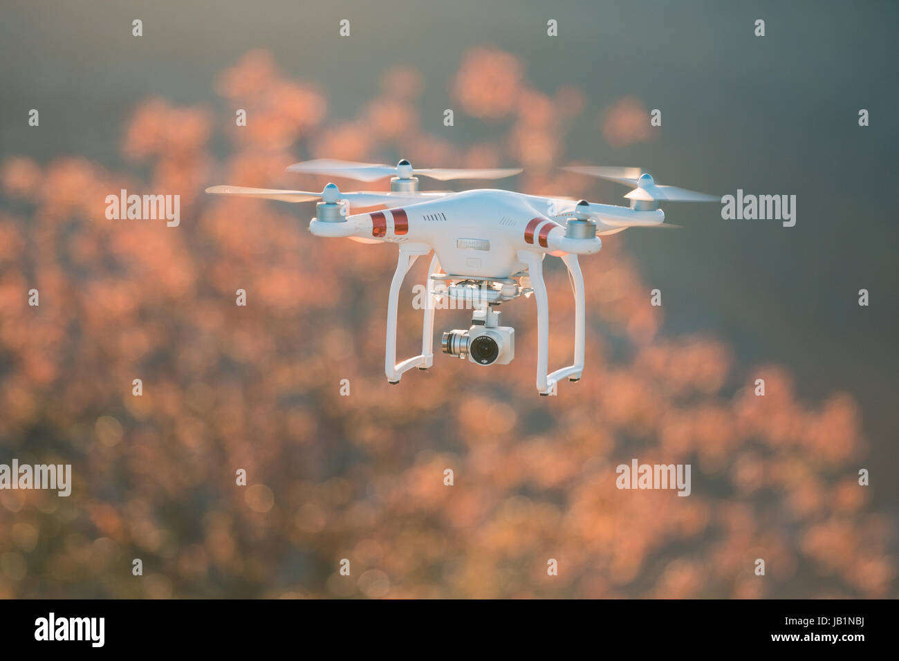 Stock Foto - Phantom-Drohne mit Kamera angeschlossen Stockfoto