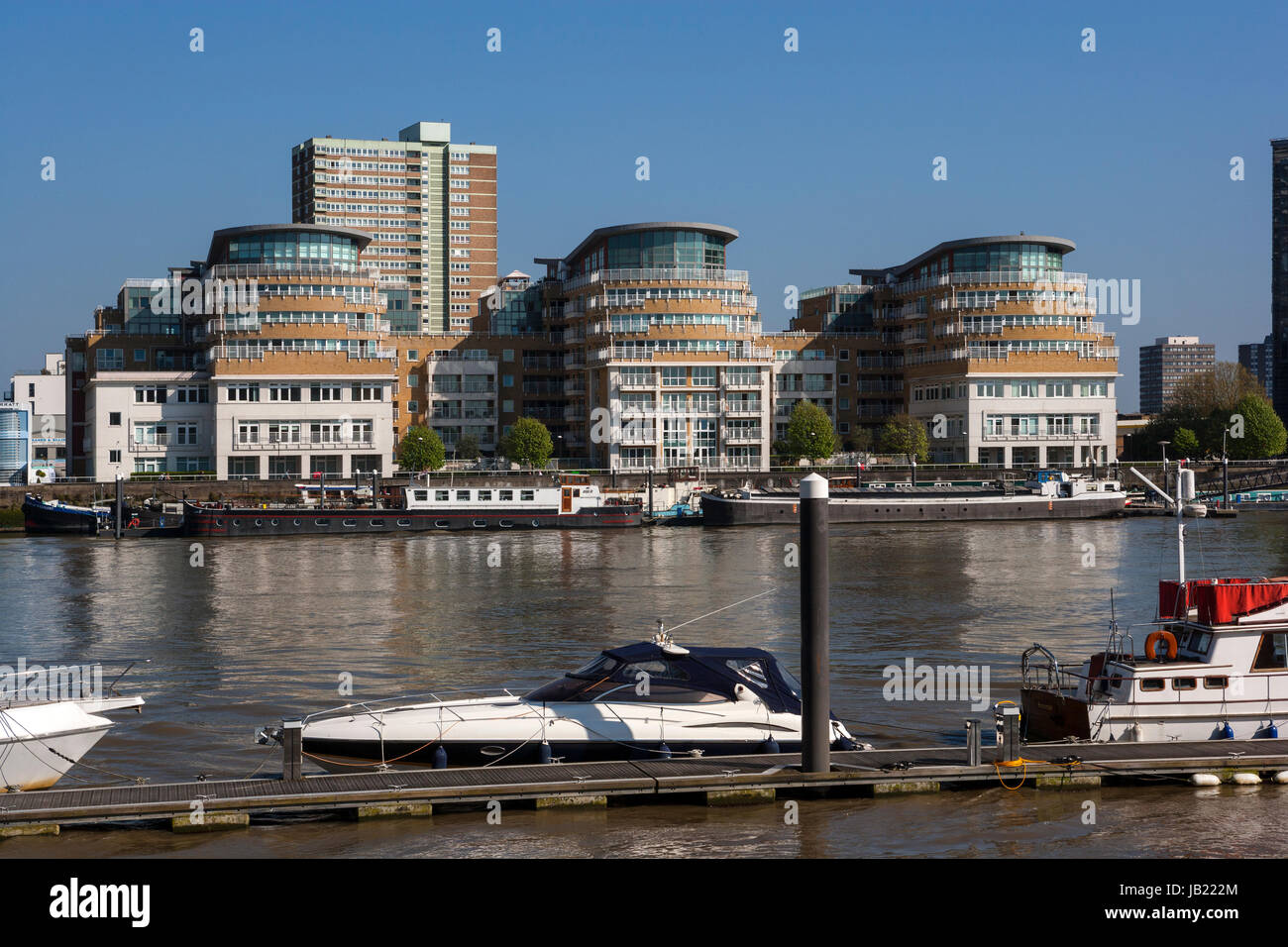 Blick vom Thames Path Fulham in Battersea Riverside, London Stockfoto