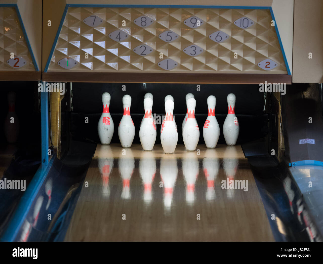 Ball und Pins in einer Bowlingbahn in Nashville, TN Stockfoto