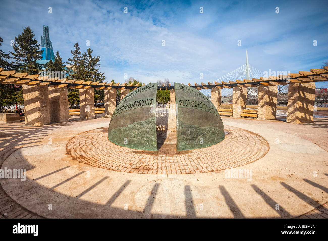 Der Pfad der Zeit Skulptur, Orientierung Kreis, der Gabeln National Historic Site in Winnipeg, Manitoba, Kanada. Stockfoto