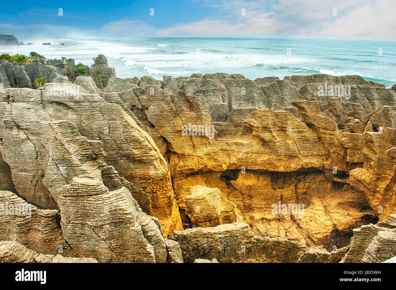 Berühmten Pancake Rock in Punakaiki, Paparoa National Park, Neuseeland Stockfoto