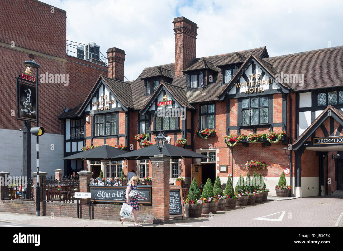 The White Hart Hotel, High Street, Hampton Wick, Royal Borough of Richmond upon Thames, Greater London, England, Großbritannien Stockfoto