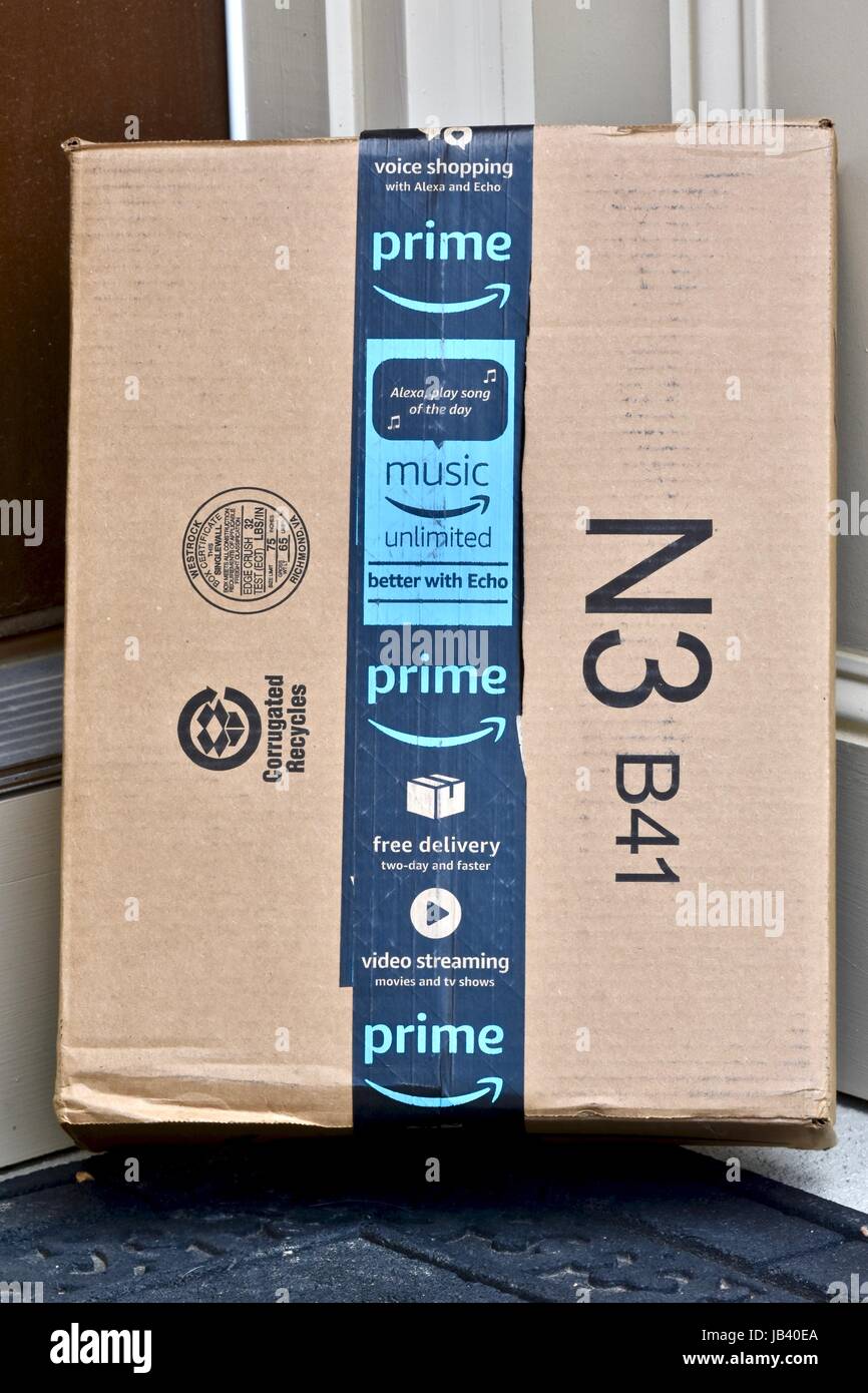 Amazon Prime Paketlieferung box Stockfotografie - Alamy