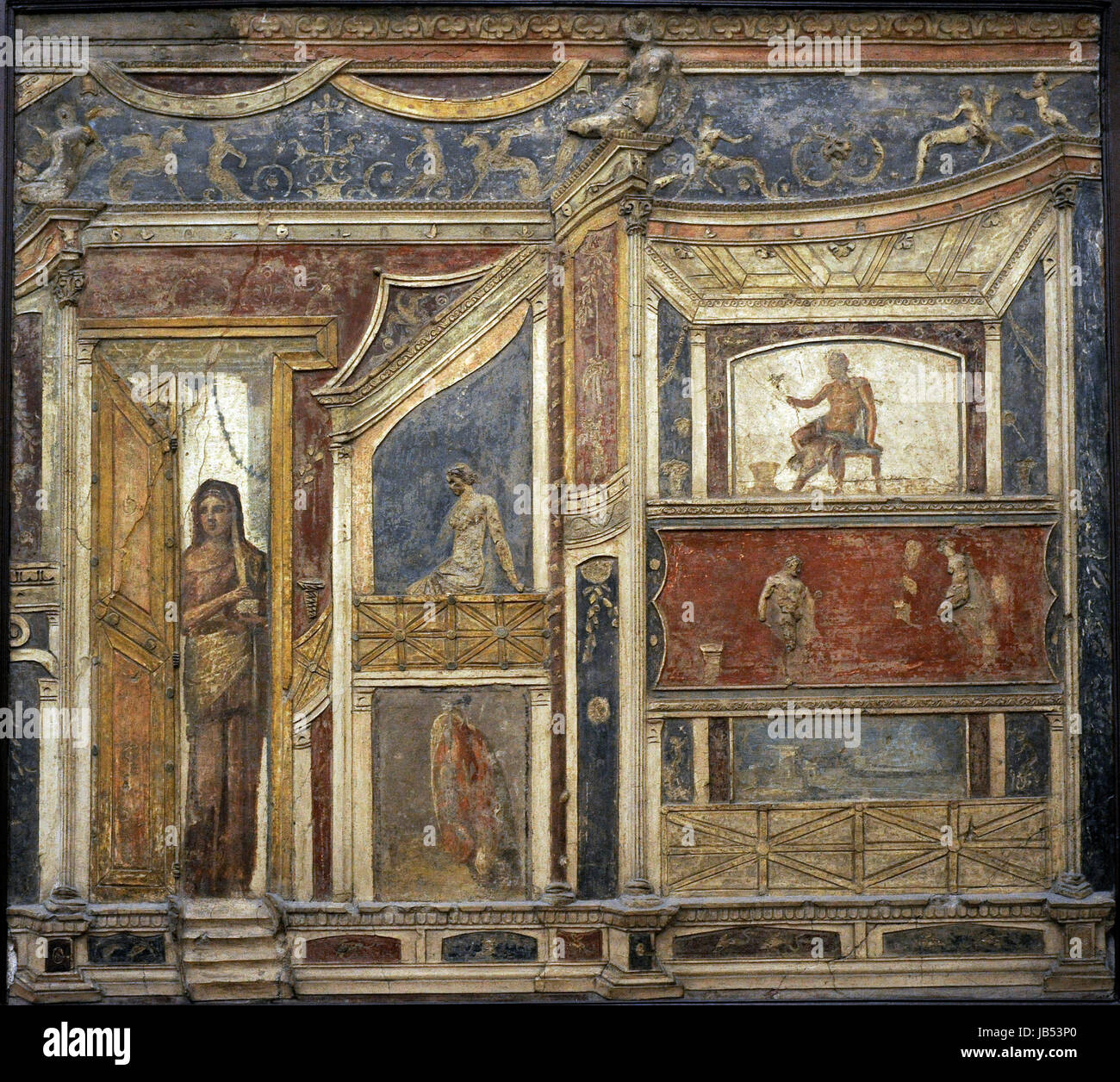 Unter freiem Himmel. Architektonische Ornamente zusammen mit figurativen Bildern der mythologischen. Pompeji, Italien. Nationales Archäologisches Museum. Neapel. Italien. Stockfoto