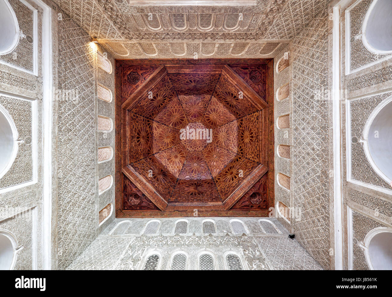 maurische Architektur der islamischen Schule Medersa Ben Youssef, Marrakesch, Marokko, Afrika Stockfoto