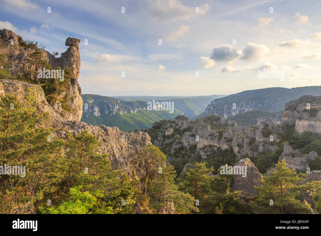 Frankreich, Aveyron (12), la Roque-Sainte-Marguerite, Chaos de Montpellier-le-Vieux, au Loin Les gorges De La Dourbie / / Frankreich, Aveyron, la Roque Sainte Stockfoto