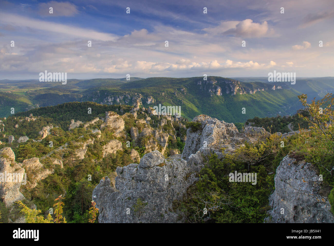 Frankreich, Aveyron (12), la Roque-Sainte-Marguerite, Chaos de Montpellier-le-Vieux et Vue Sur Les gorges De La Dourbie / / Frankreich, Aveyron, la Roque Saint Stockfoto