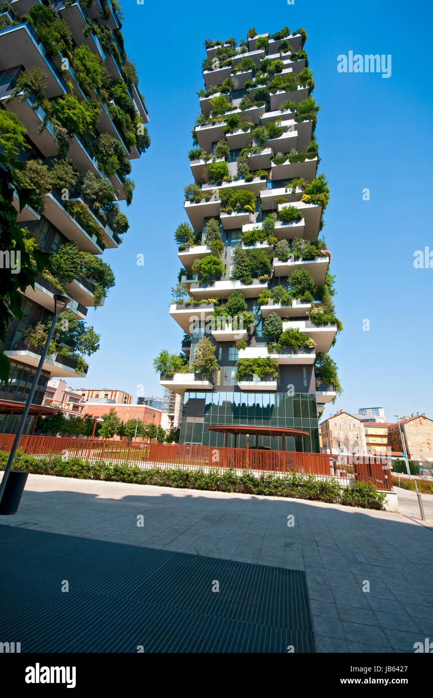 Italien, Lombardei, Mailand, Bosco Verticale Wohn Türme 111 Meter 78 Meter ausgelegt Boeri Studio Porta Nuova Projekt Business Center Mailand Stockfoto