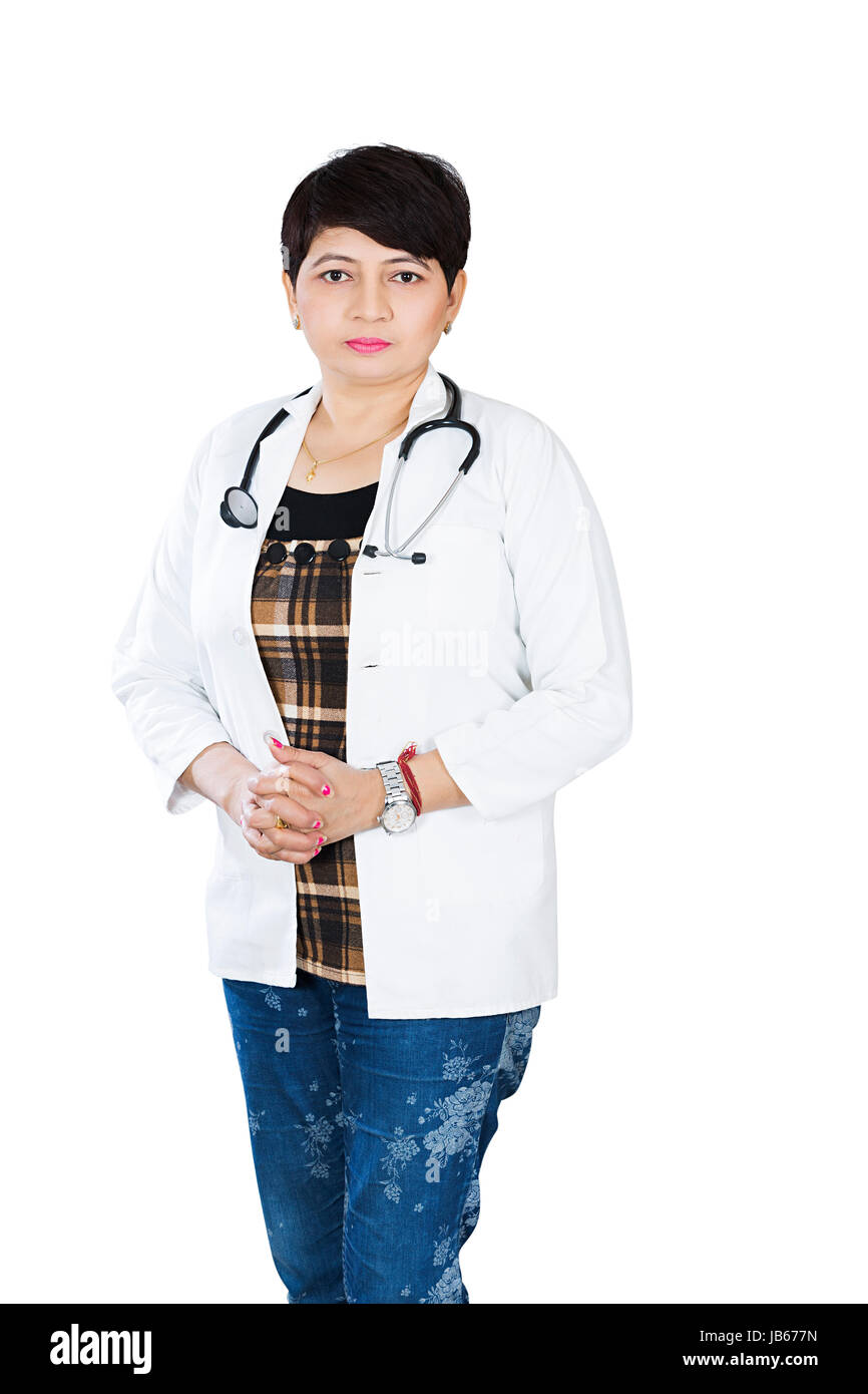 Haltung 1 indische weibliche Arzt stehen im Studio shot auf weißem Hintergrund Stockfoto