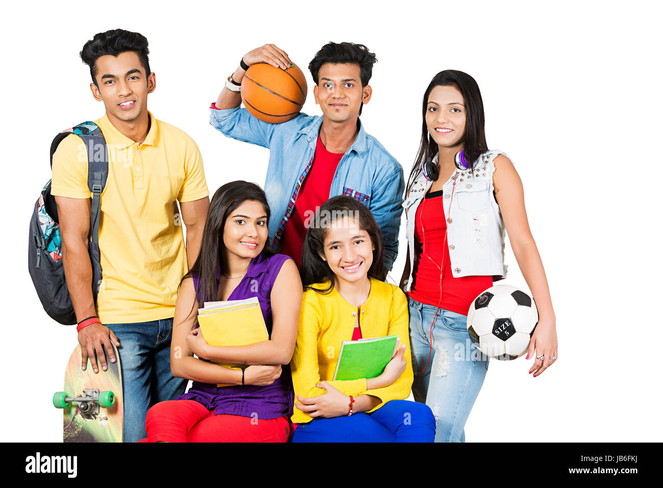Indische Gruppe College Jungen und Mädchen Freunde zusammen Lächeln Stockfoto