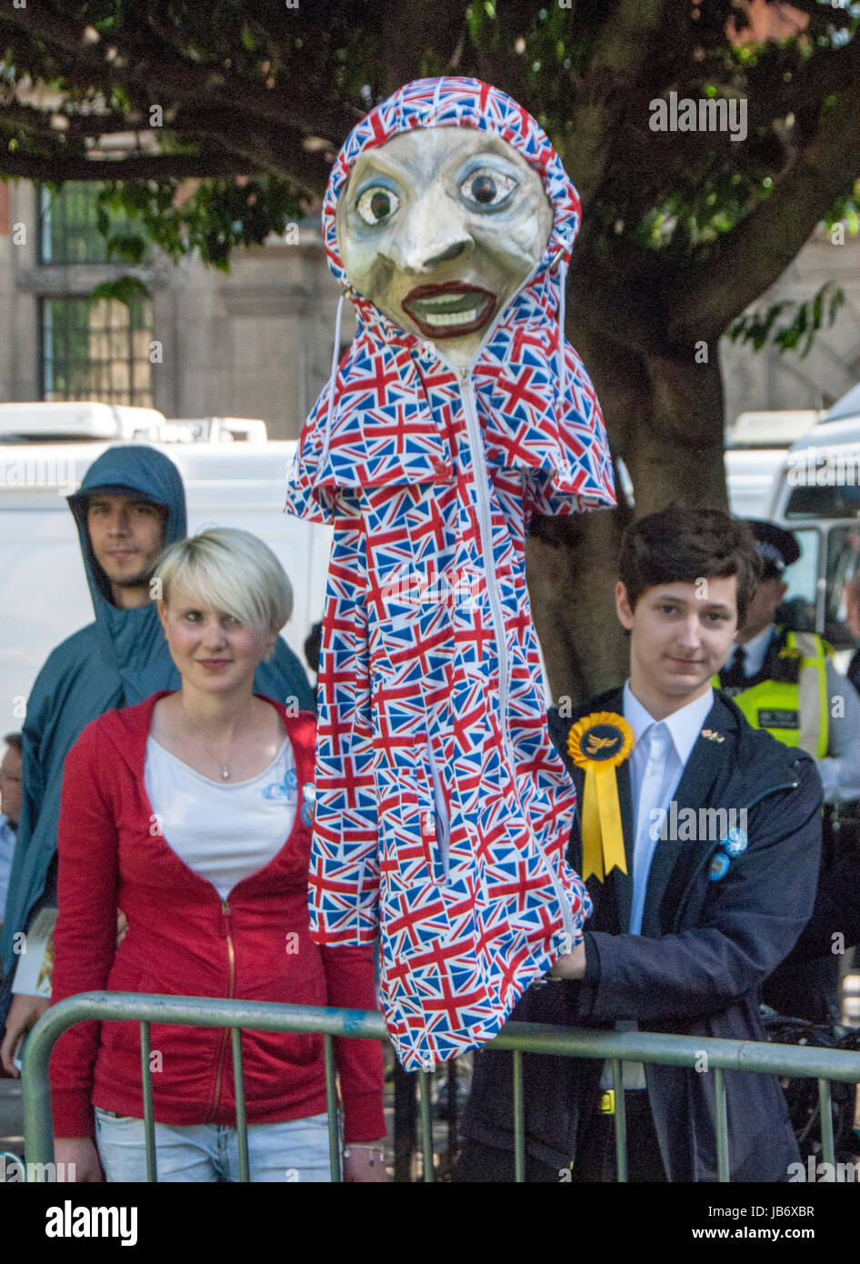 London, UK. 9. Juni 2017. Marionette Demonstrant auf die nationalen Wahlen am College Green gegenüber der Houses of Parliament. Bildnachweis: JOHNNY ARMSTEAD/Alamy Live-Nachrichten Stockfoto