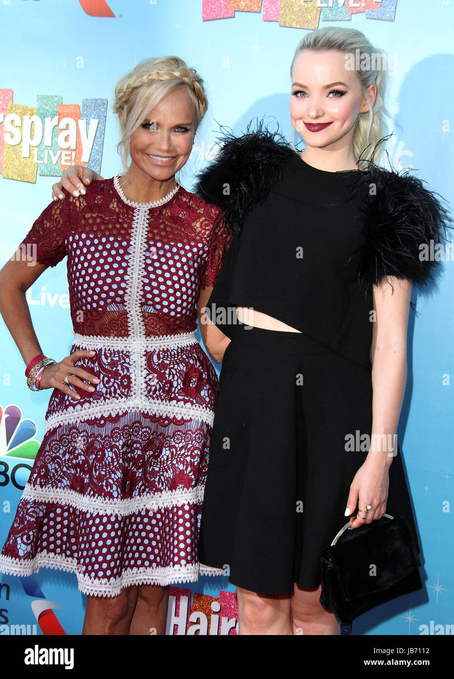 Kristin Chenoweth Dove Cameron Stockfotos Und Bilder Kaufen Alamy