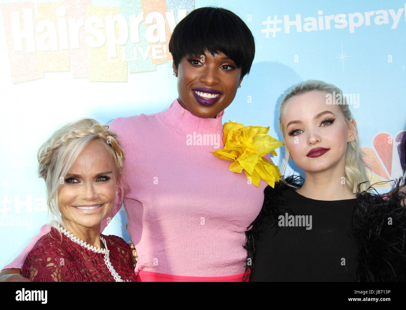 Kristin Chenoweth Dove Cameron Stockfotos Und Bilder Kaufen Alamy