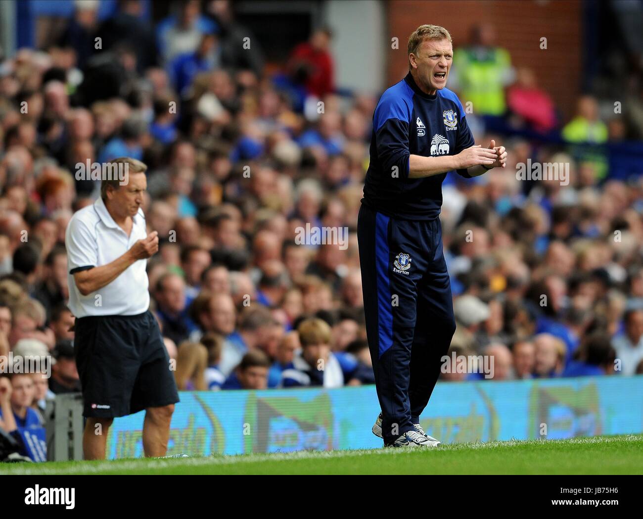 NEIL WARNOCK DAVID MOYES EVERTON V QUEENS PARK EVERTON V QUEENS PARK RANGERS GOODISON PARK EVERTON ENGLAND 20. August 2011 Stockfoto