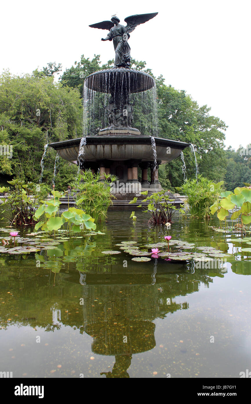 Bethesda-Brunnen, mit dem berühmten Engel der Wasser-Statue auf. Die Statue verweist auf das Johannes-Evangelium, das einen Engel Segen der Teich von Bethesda und ihm heilende Kräfte beschreibt. Stockfoto