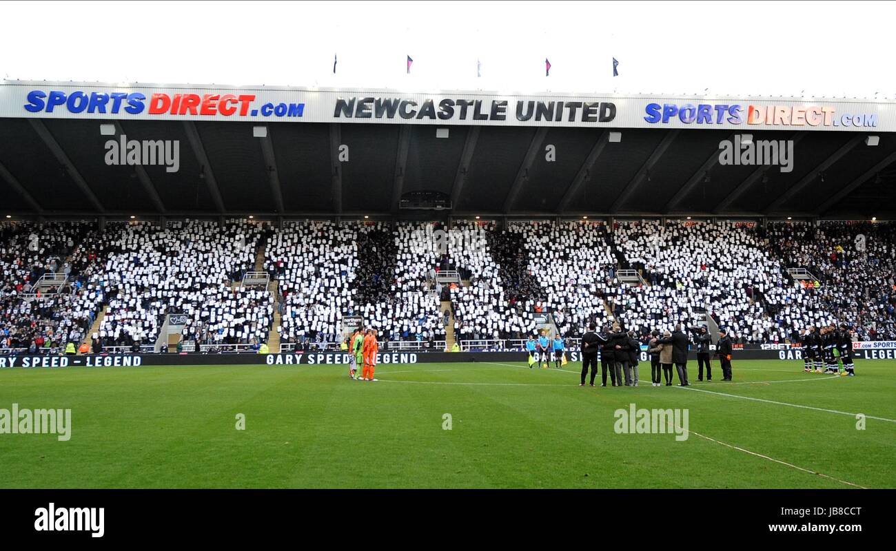 Nr. 11-Hommage an GARY NEWCASTLE V SWANSEA NEWCASTLE V SWANSEA ST JAMES PARK NEWCASTLE ENGLAND 17. Dezember 2011 Stockfoto