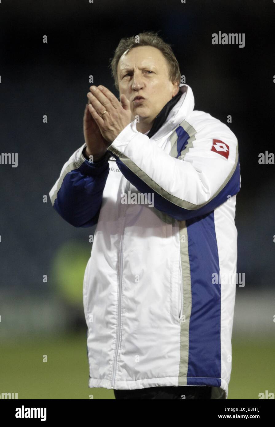 NEIL WARNOCK glücklich mit 0-BURNLEY V QUEENS PARK RANGERS TURF MOOR BURNLEY ENGLAND 15. Januar 2011 Stockfoto