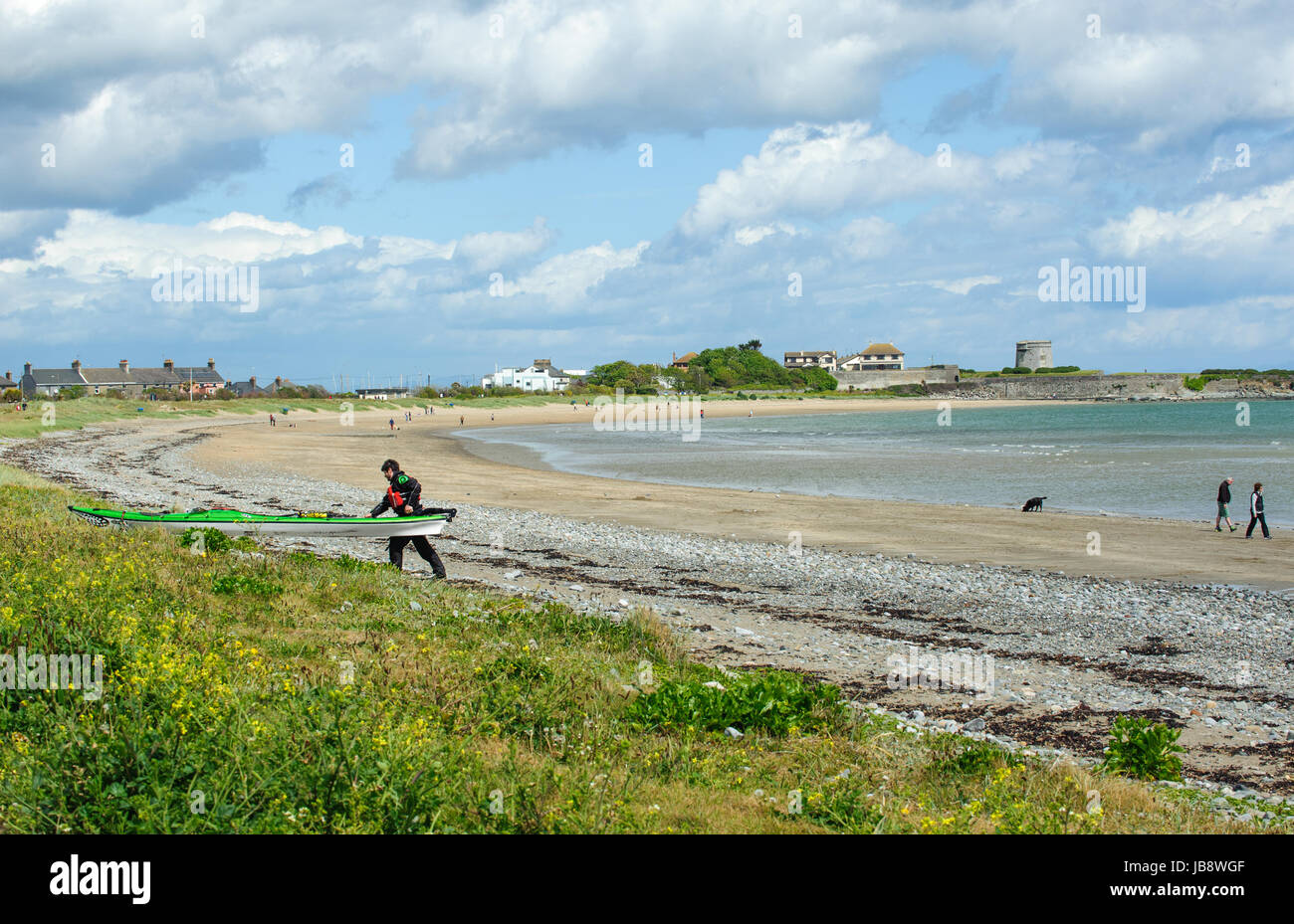 Schären, Irland - Blick auf den Strand mit blauer Flagge in Skerries Stadt, Grafschaft Dublin, Irland Stockfoto