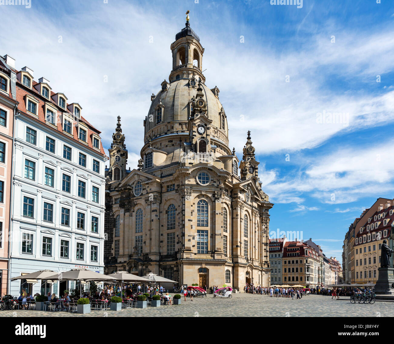 Die Frauenkirche betrachtet aus Neumarkt, Dresden, Sachsen, Deutschland Stockfoto