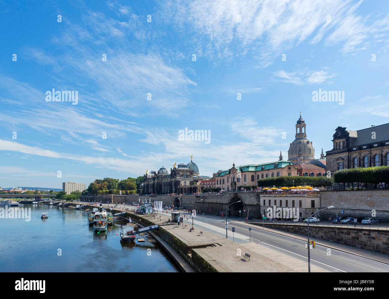 Die Elbe mit Blick auf die Brühlsche Terrasse, Dresden, Sachsen, Deutschland Stockfoto