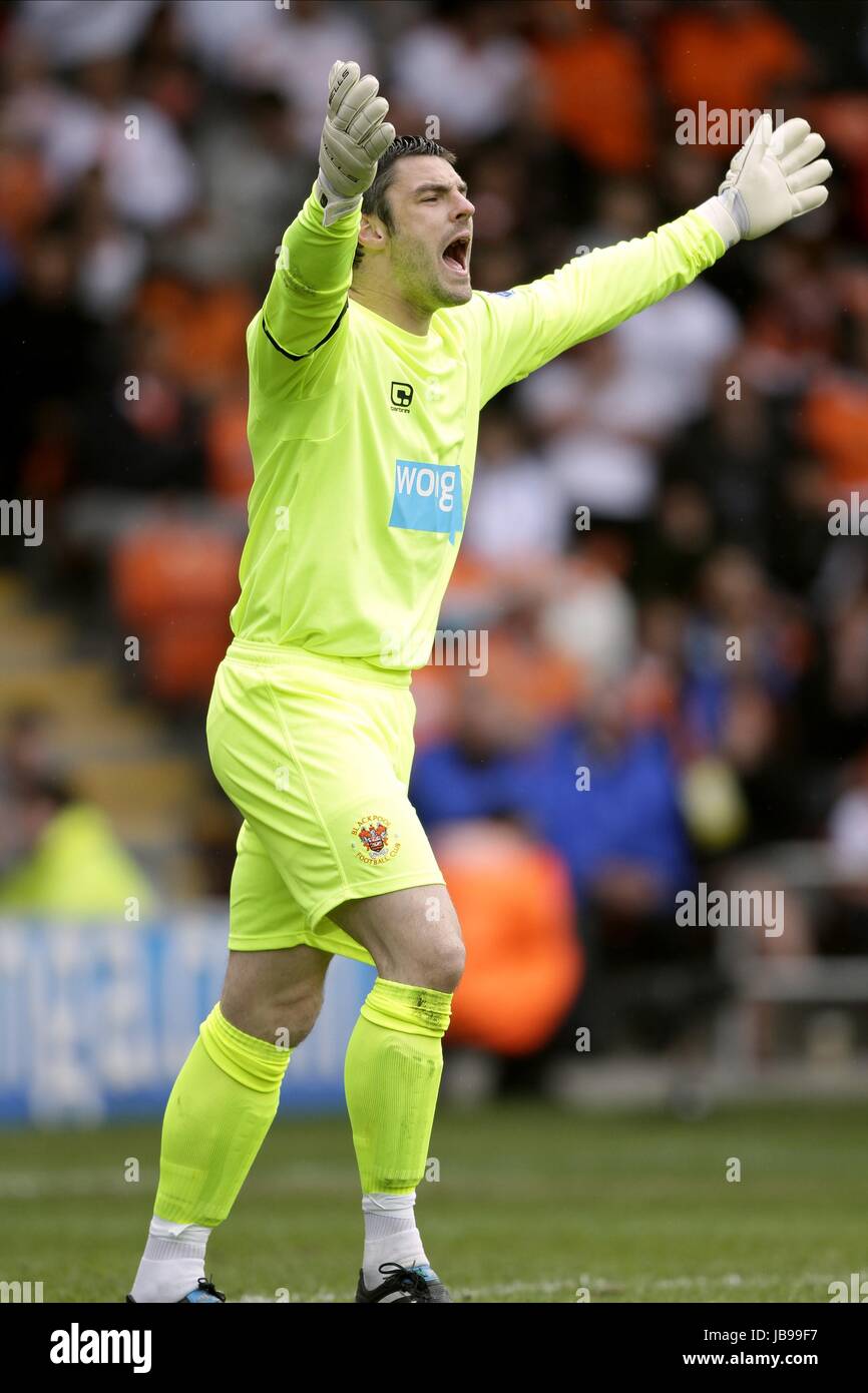 MATTHEW GILKS BLACKPOOL FC BLACKPOOL FC BLOOMFIELD ROAD BLACKPOOL ENGLAND 23. April 2011 Stockfoto