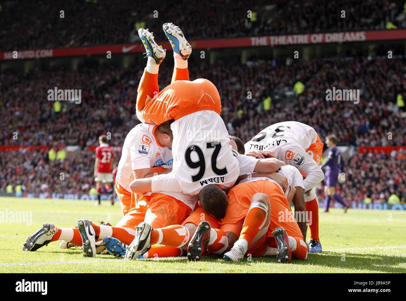 CHARLIE ADAM DIVES auf B MANCHESTER UNITED V BLACKPOOL OLD TRAFFORD MANCHESTER ENGLAND 22. Mai 2011 Stockfoto