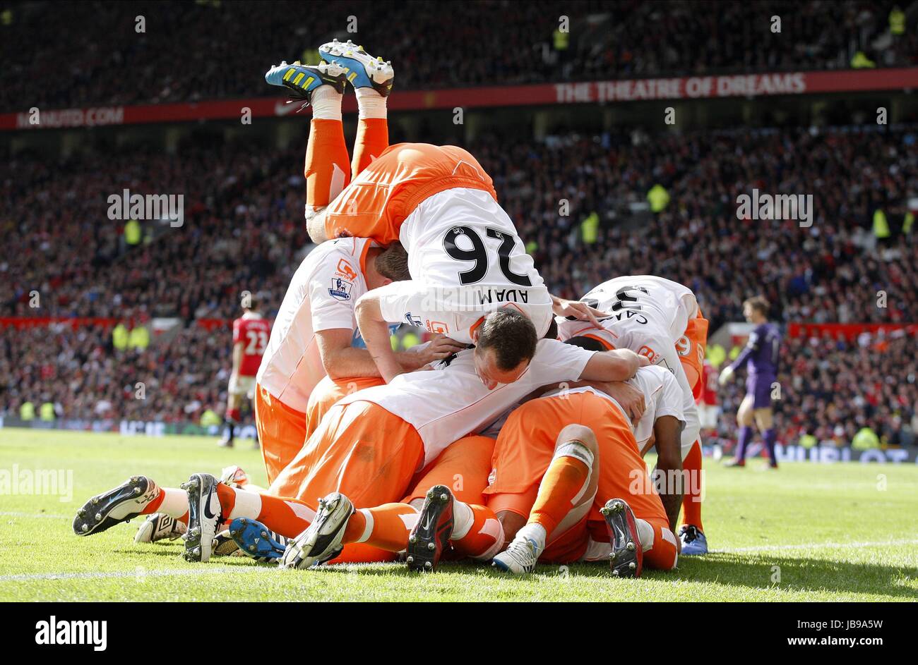 CHARLIE ADAM DIVES auf B MANCHESTER UNITED V BLACKPOOL OLD TRAFFORD MANCHESTER ENGLAND 22. Mai 2011 Stockfoto