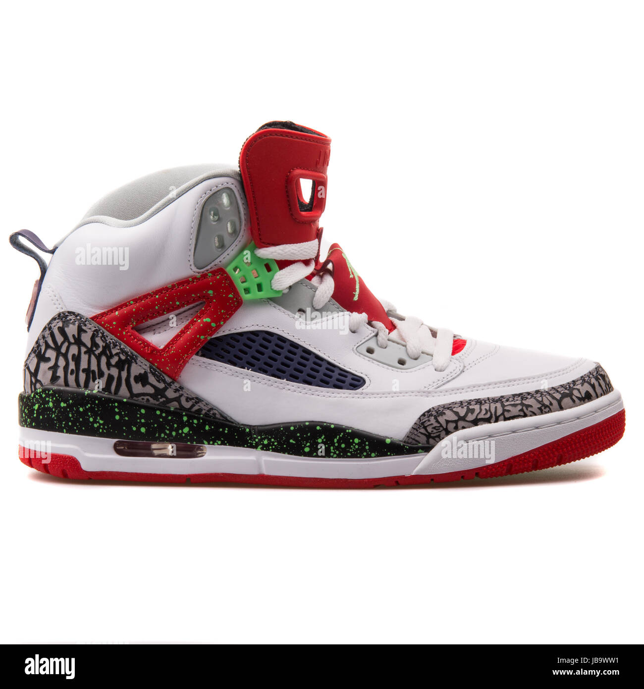 Nike Jordan Spizike weiß, schwarz, rot und Neon grün Herren Basketball- Schuhe - 315371-132 Stockfotografie - Alamy