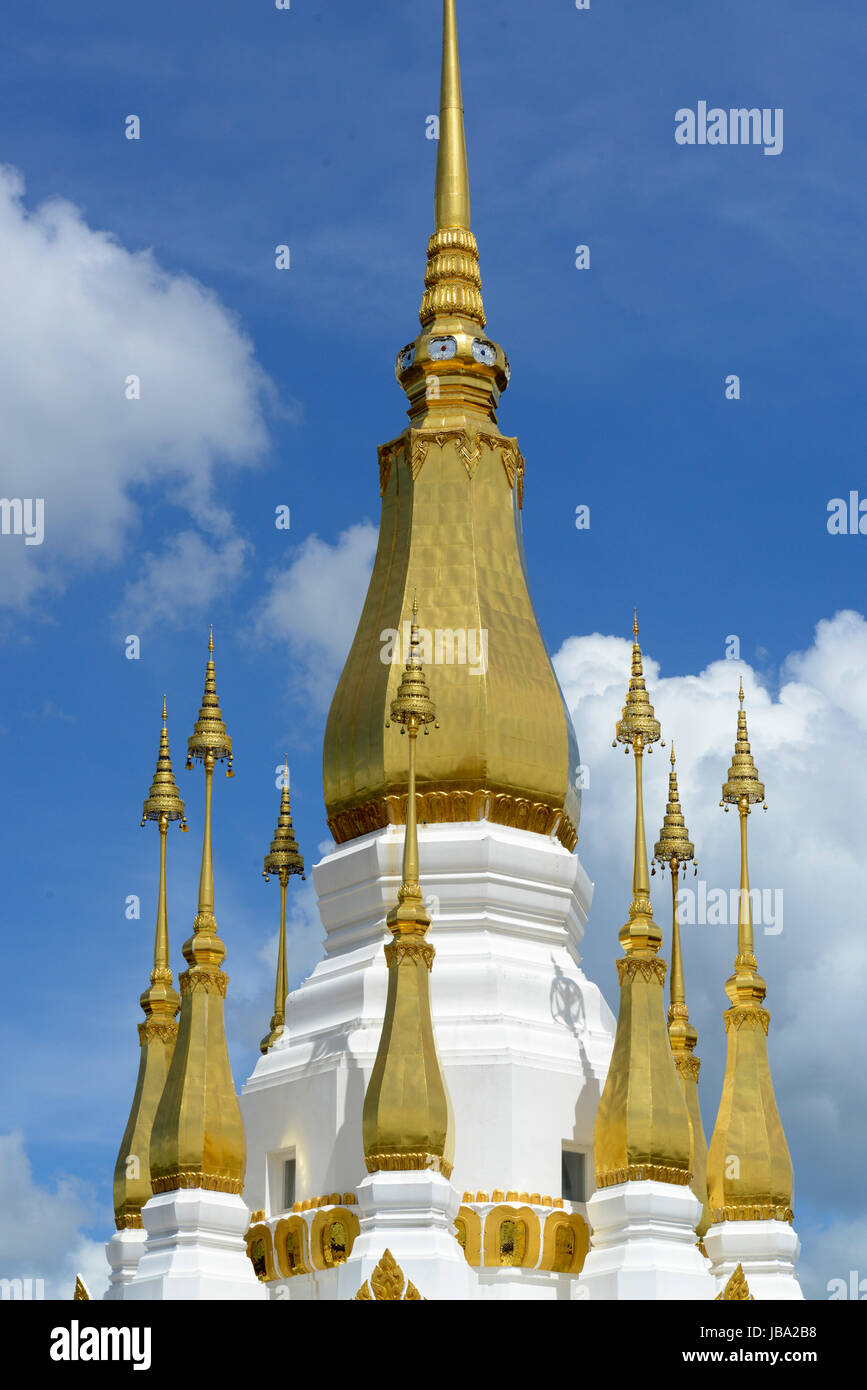 Der Tempel Wat Tham Khu Ha Sawan in Khong Jiam bin Mekong-Fluss in der Naehe des Pha Taem Nationalpark in der Umgebung von Ubon Ratchathani Im Nordosten von Thailand in Suedostasien. Stockfoto