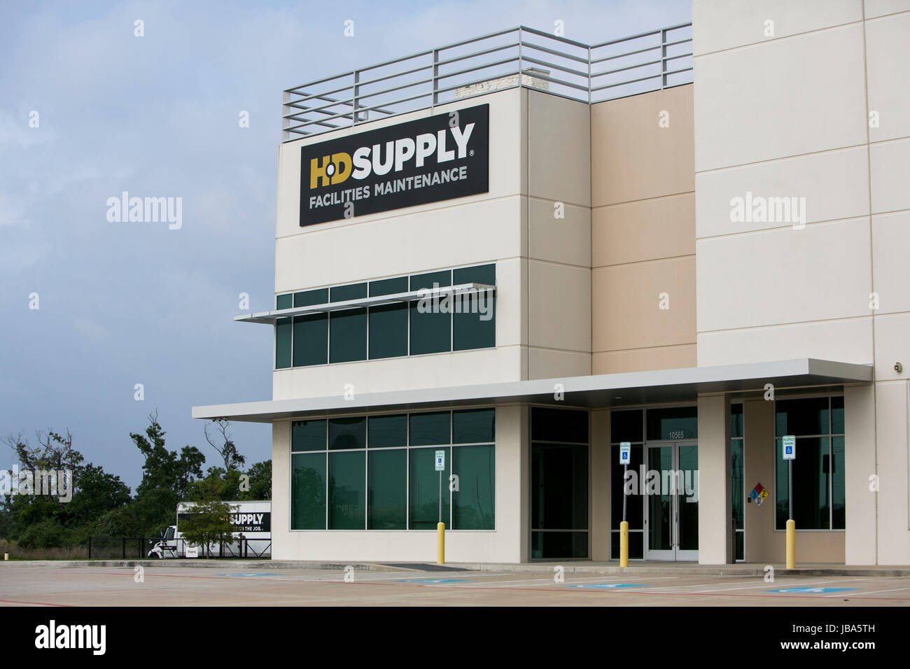 Ein Logo Zeichen außerhalb einer Einrichtung von HD Supply, Inc. in Houston, Texas, am 28. Mai 2017 besetzt. Stockfoto