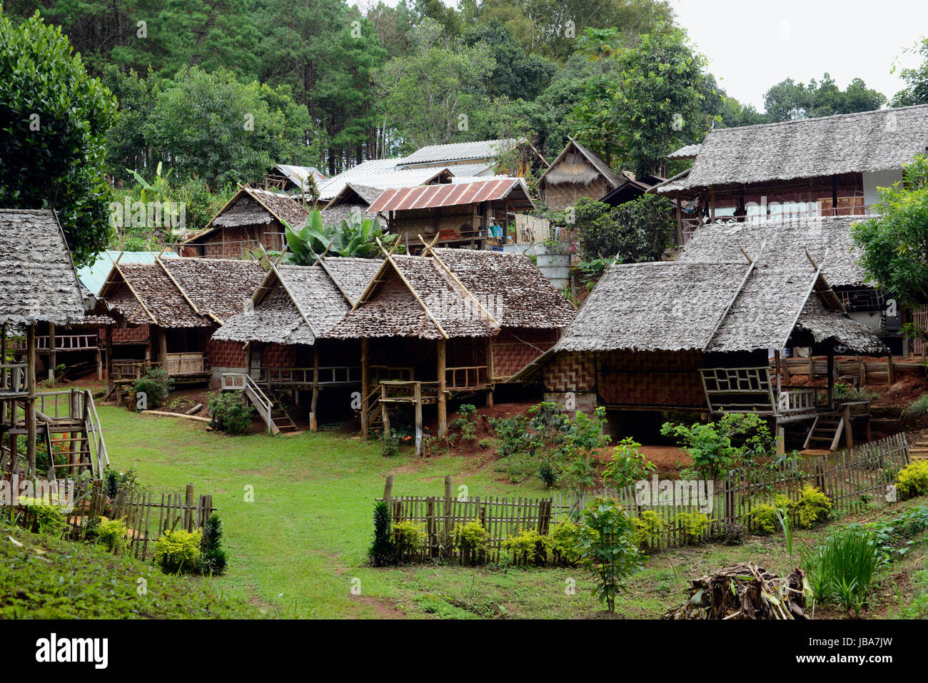 Ein Resort in Einem Dorf Bei Mae Aw Im Gernzgebiet Zu Birma Beim Dorf Mae Hong Son Im Norden von Thailand in Suedostasien. Stockfoto