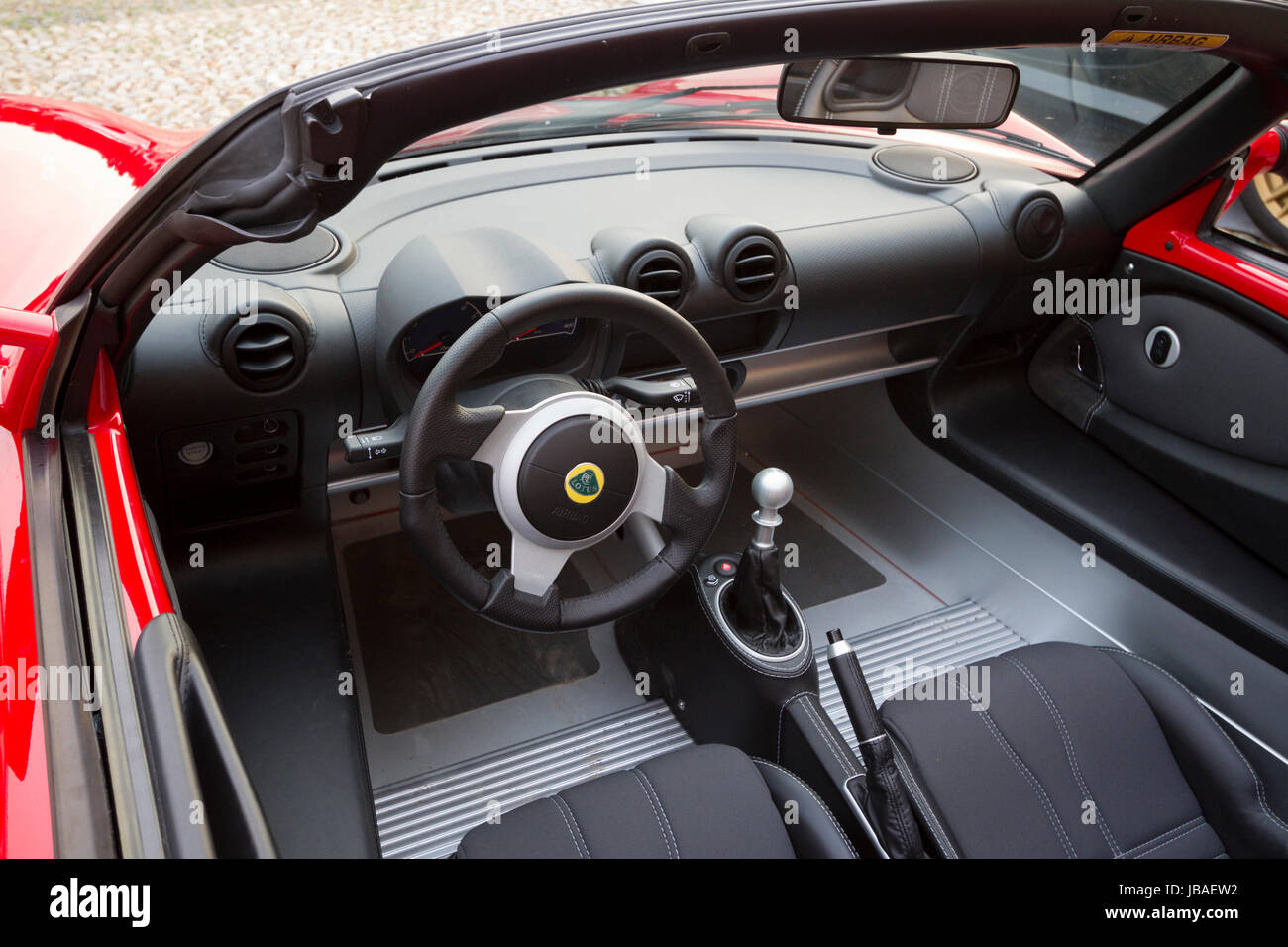 Italien. 9. Juni 2017. Innenansicht und Armaturenbrett des Lotus Elise. Supersportwagen und Luxus Sportwagen auf Ausstellung in Turin Auto Show. Bildnachweis: Marco Destefanis/Pacific Press/Alamy Live-Nachrichten Stockfoto