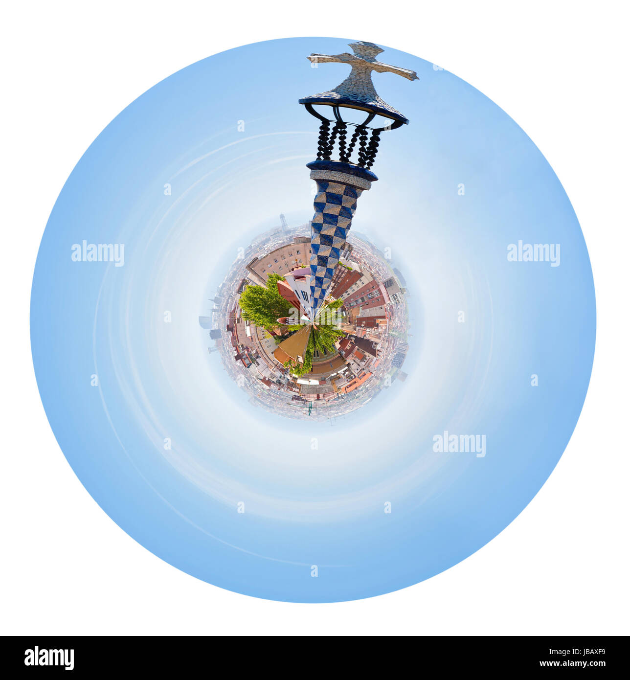 kleine Planeten - sphärische Panoramablick auf Barcelona mit Turm des Park Güell, Spanien isoliert auf weißem Hintergrund Stockfoto