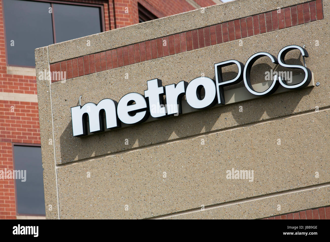 Ein Logo Zeichen außerhalb der zentrale MetroPCS Communications, Inc. in Richardson, Texas, am 29. Mai 2017. Stockfoto Ein Logo Zeichen außerhalb der zentrale MetroPCS Communications, Inc. in Richardson, Texas, am 29. Mai 2017. Stockfoto