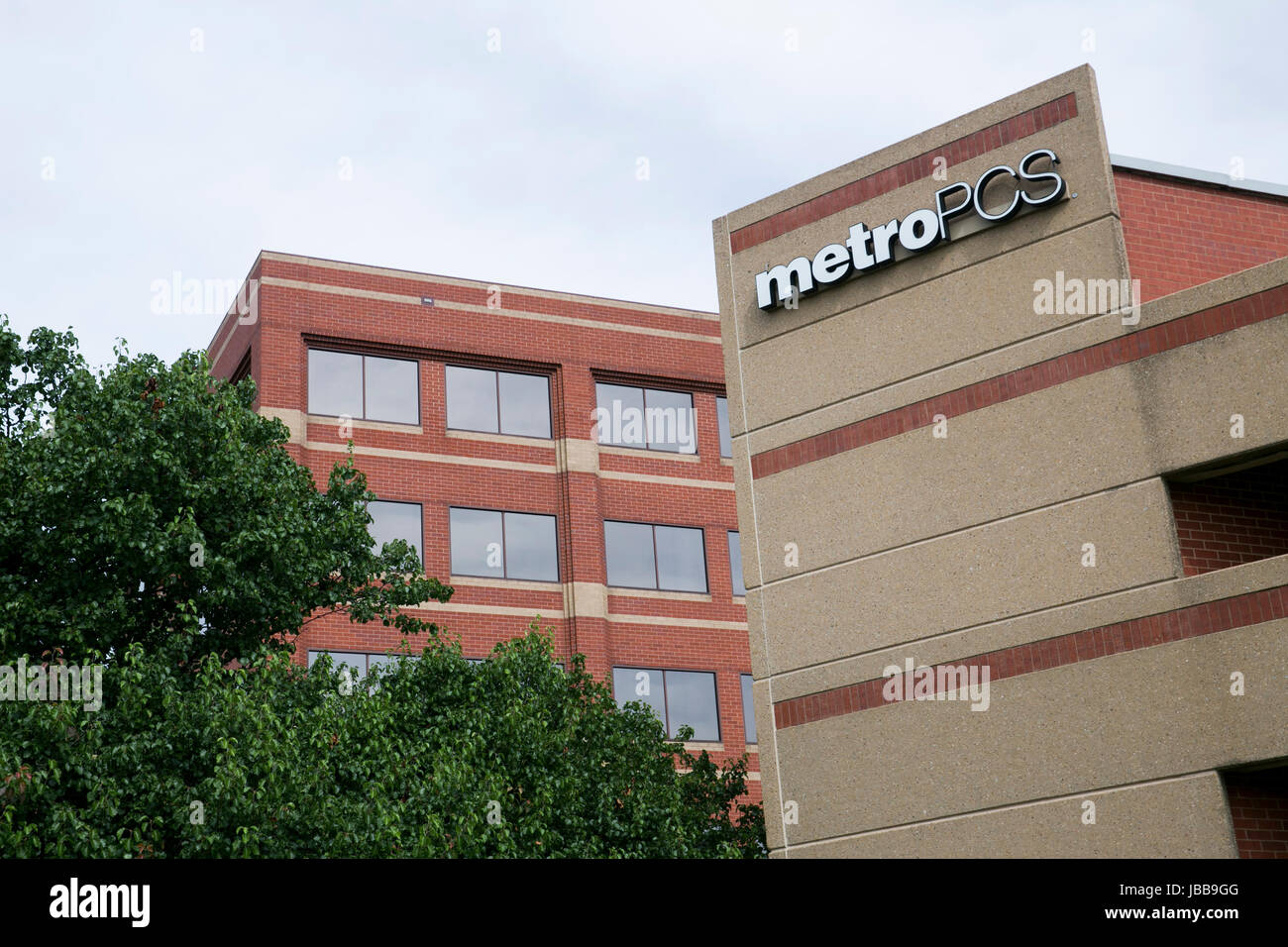 Ein Logo Zeichen außerhalb der zentrale MetroPCS Communications, Inc. in Richardson, Texas, am 29. Mai 2017. Stockfoto Ein Logo Zeichen außerhalb der zentrale MetroPCS Communications, Inc. in Richardson, Texas, am 29. Mai 2017. Stockfoto