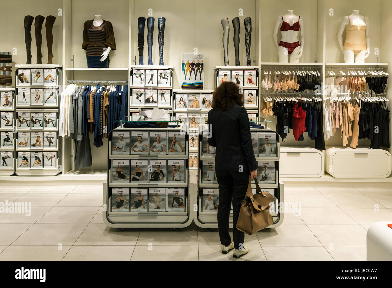 Frankfurt, Deutschland, Niederlassung der Wolford im Transitbereich des