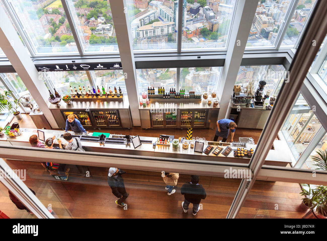 Die Bar im Shard Ansicht, Shard London Gebäude, London, England, UK Stockfoto