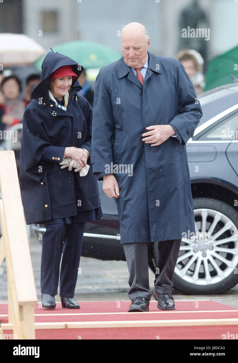 Mittagessen zum norwegischen König Harald v. und Königin Sonja 80. Geburtstag auf der Königlichen Yacht Norge Honnørbrygga Dock, Oslo, Norwegen mit feiern: König Harald v., Königin Sonja Where: Oslo, Vereinigtes Königreich bei: 10. Mai 2017 Credit: WENN.com Stockfoto