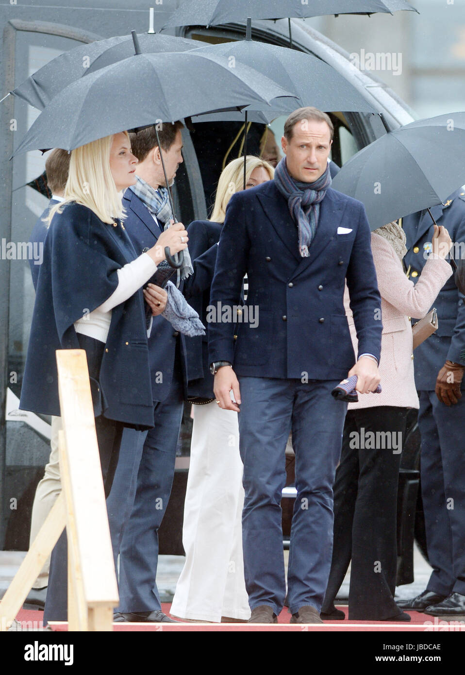 Mittagessen zum norwegischen König Harald v. und Königin Sonja 80. Geburtstag auf der Königlichen Yacht Norge Honnørbrygga Dock, Oslo, Norwegen mit feiern: Kronprinz Haakon von Norwegen, Kronprinzessin Mette-Marit von No wo: Oslo, Vereinigtes Königreich bei: 10. Mai 2017 Credit: WENN.com Stockfoto